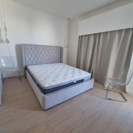 Karyatis Building Appartamento Nicosia