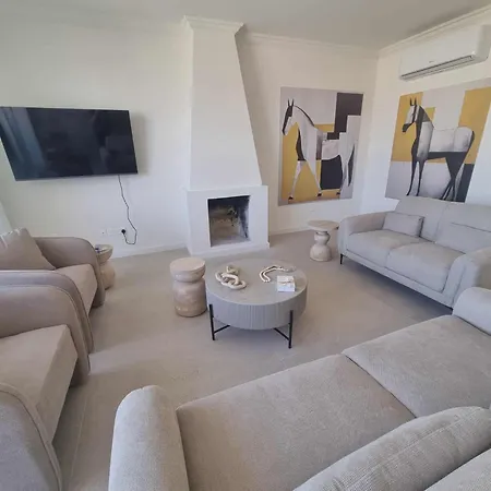 Karyatis Building Apartament *