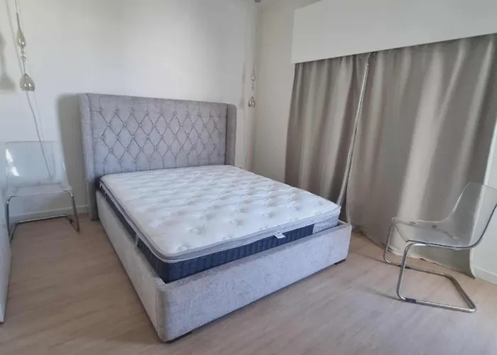 Karyatis Building Appartamento Nicosia