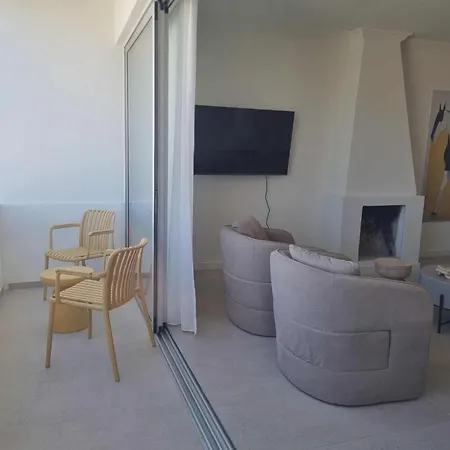 Karyatis Building Appartement