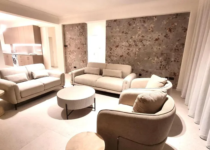 公寓 Karyatis Building